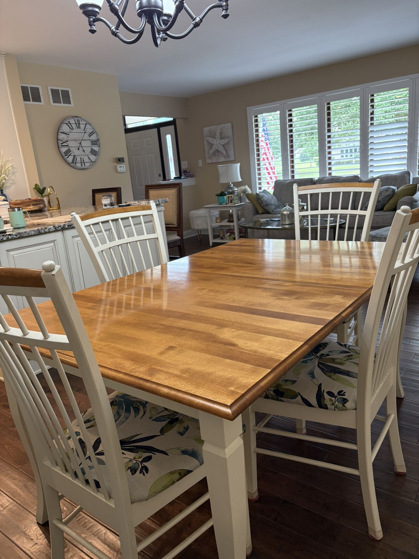 Dinning Table