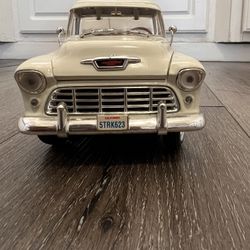 Diecast 1/18 Scale ERTL American Muscle Models 1955 Chevy 3100 Cameo Truck 