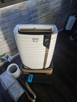 De’Longhi 3-in-1 Pinguino 14000 BTU UV-Carelight Portable Air Conditioner