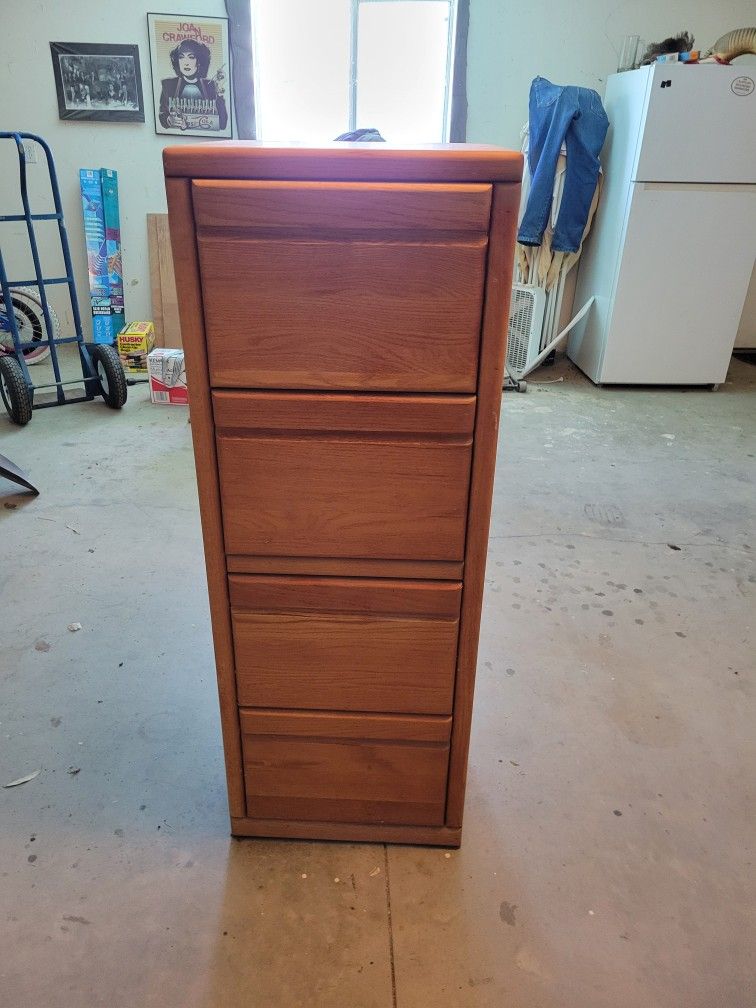 Beautiful Solid Wood Oak 4 Drawer File Cabnet