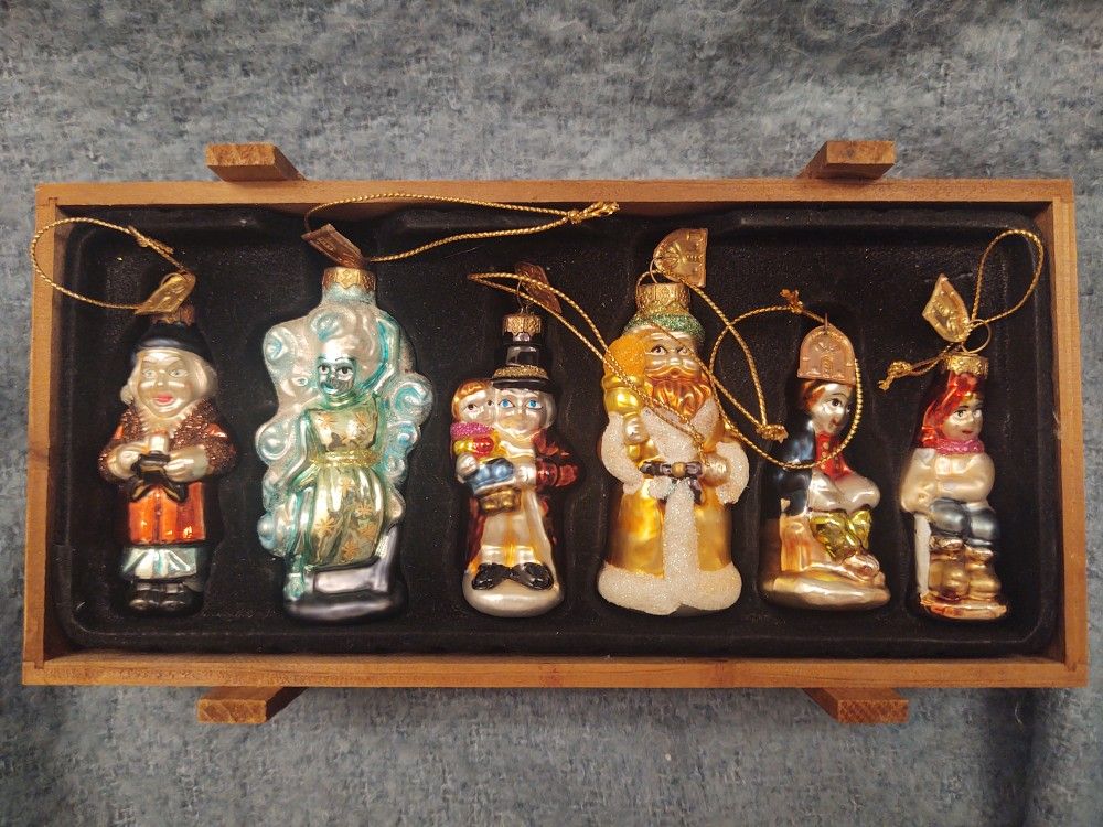 Ornaments. A Christmas Carol. Scrooge.
