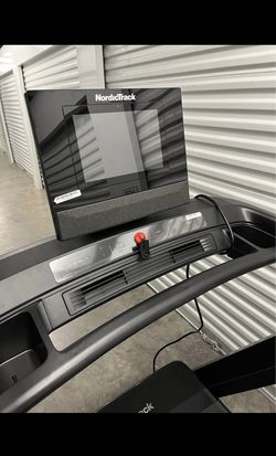 FULLERTON - 2025 Model Nordictrack Commercial 1250 model - 10" ifit screen  - 1100$