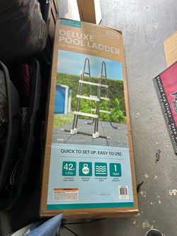 Deluxe Pool Ladder