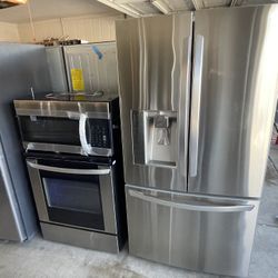 LG Appliance Set Fridge, Stove And Microwave 