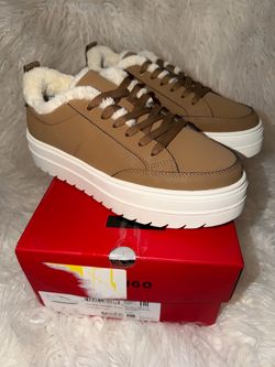 NIB Hugo Women’s Lyssa Fur Lined Platform Sneaker Size 10.