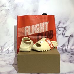 👟 Adidas Yeezy Slides "Desert Sand" – Men’s 4 / Women’s 6 Ready for Pickup!