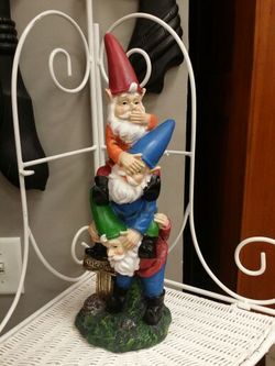 Stacked gnomes