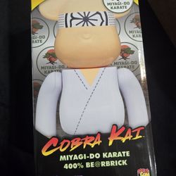 Cobra KAI 400% BEARBRICK