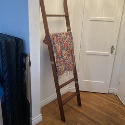New Wall-Leaning Wood Blanket Towel Ladder, White