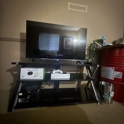 Xbox Series S//Smart TV// TV Stand