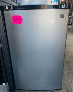 Kenmore Compact Mini Fridge- Great for Compact Places