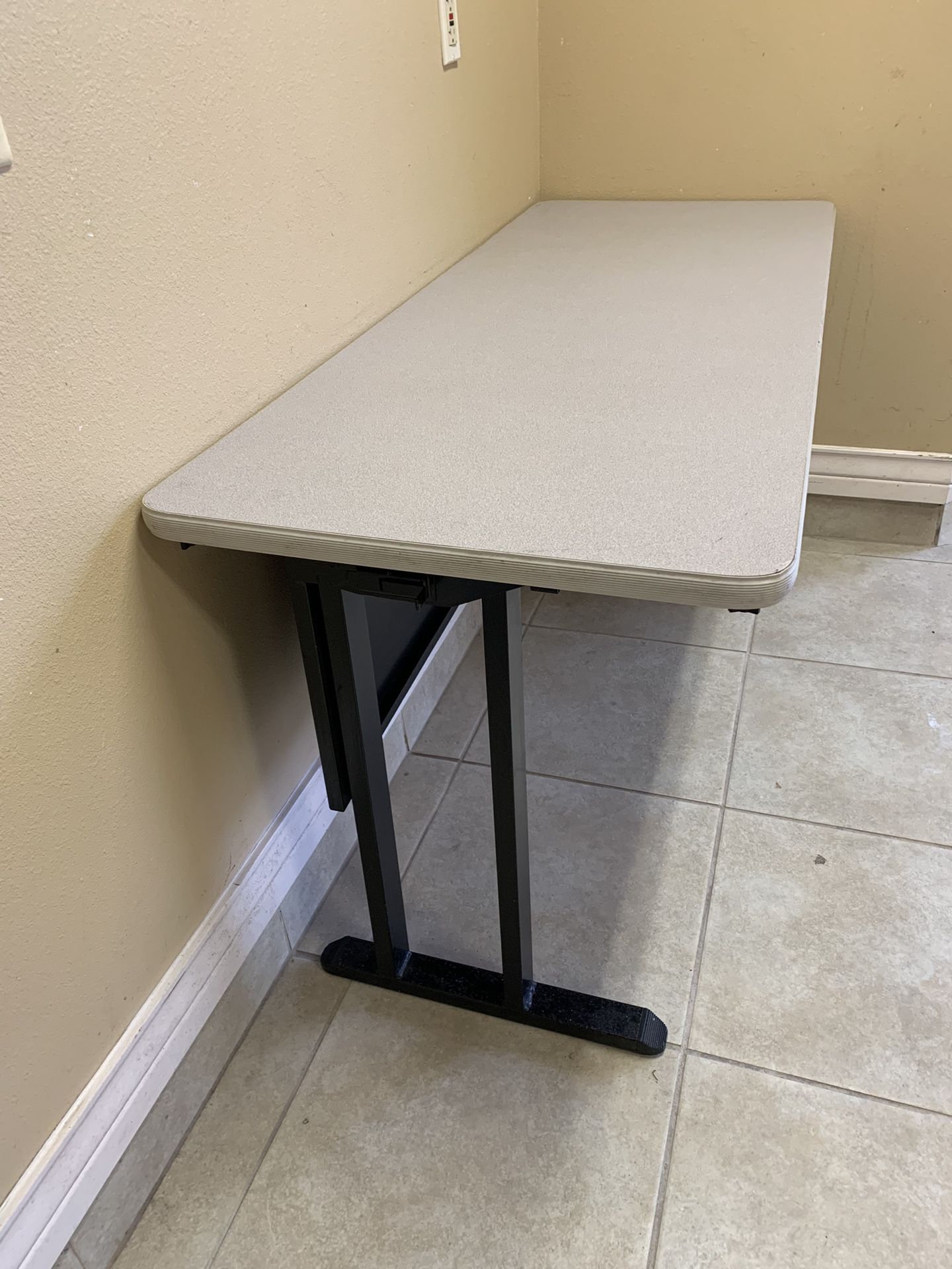 Desk/Table For Office Or Residential Heavy Duty