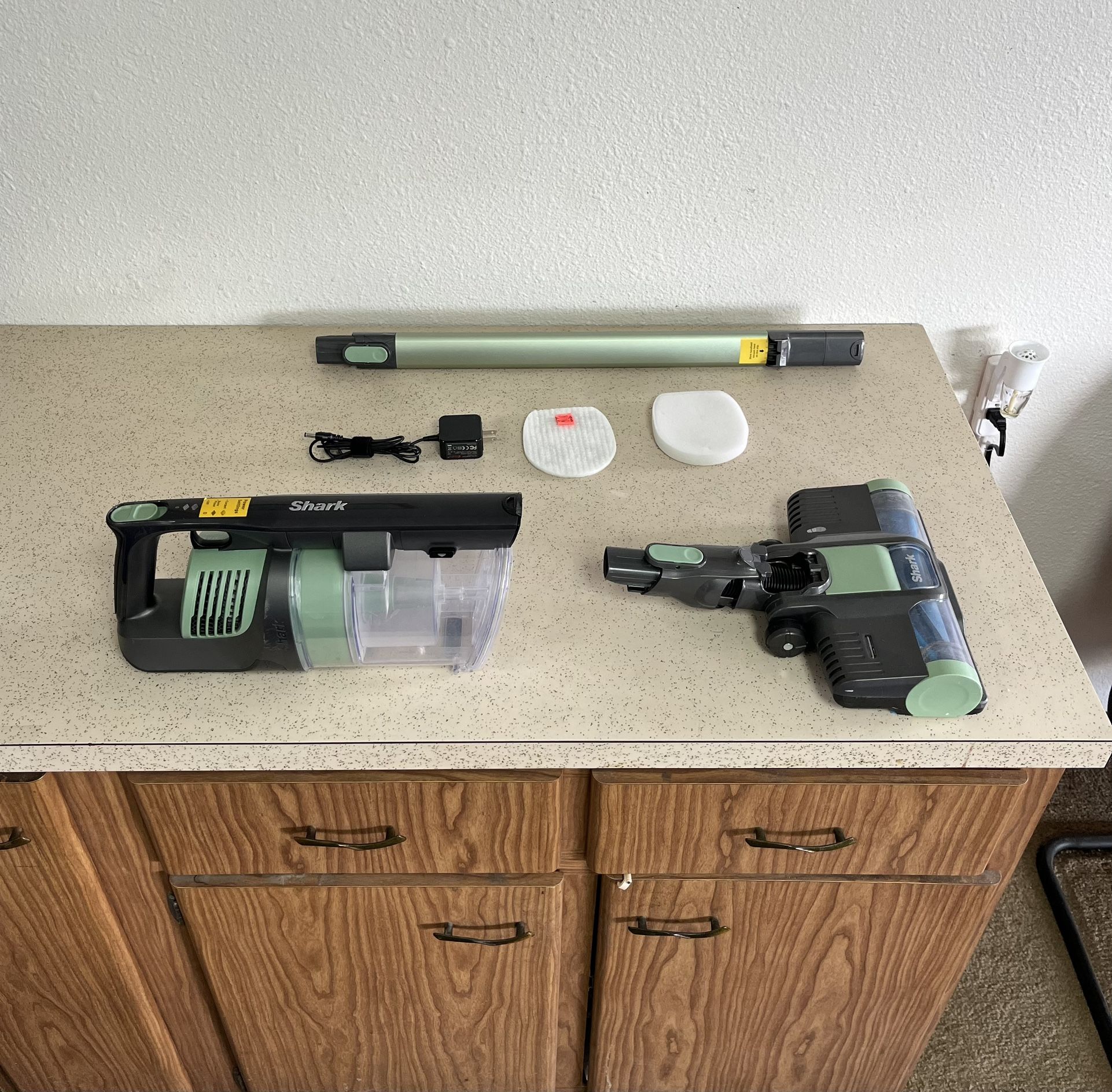 Shark Rocket cordless Vacuum for Sale in San Antonio, TX OfferUp