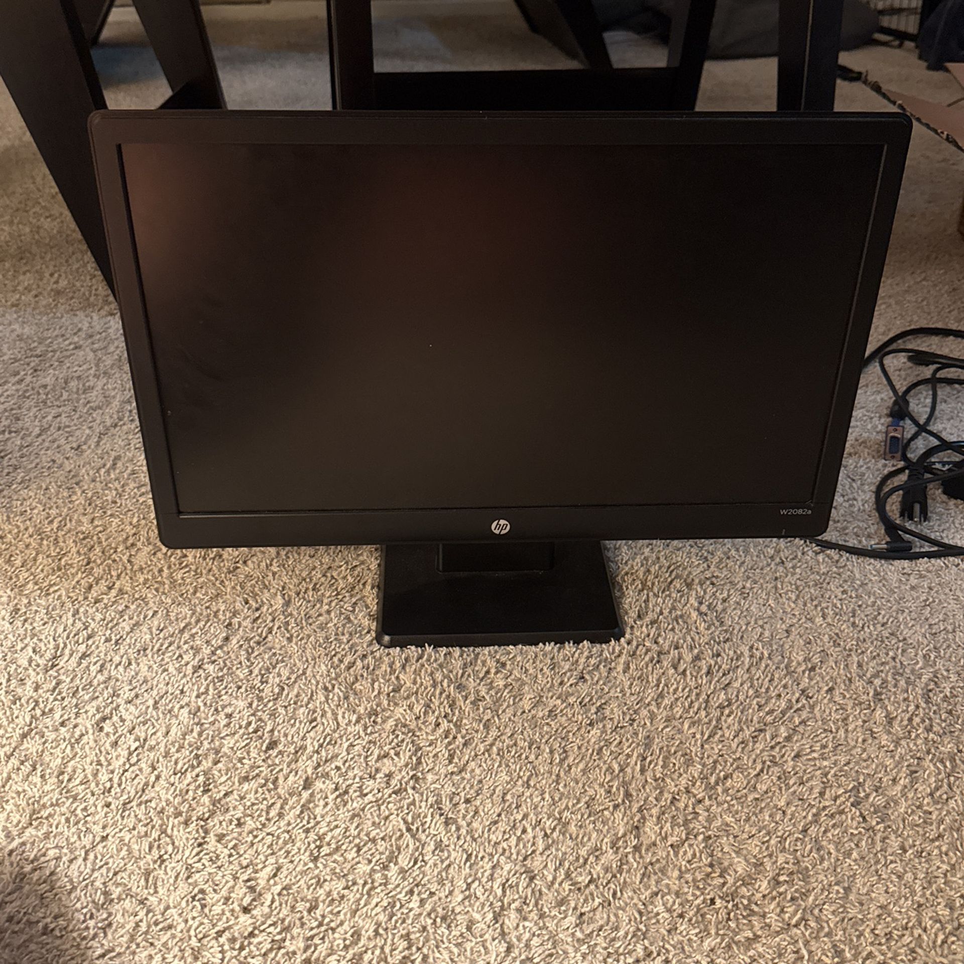 HP monitor with Connection Wires -