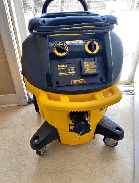 Dewalt 10 Gal. Dust Extractor
