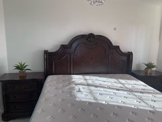 Used King Size Bedroom Set