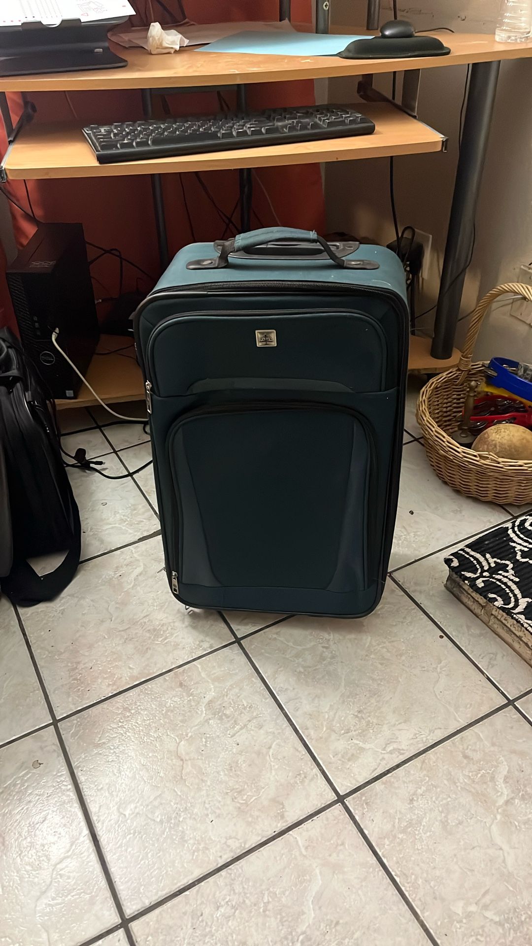 22 Inches Carry On Airplane Luggage