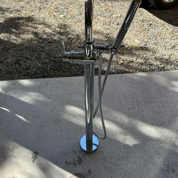 Delta Single Handle Clawfoot Tub Filler