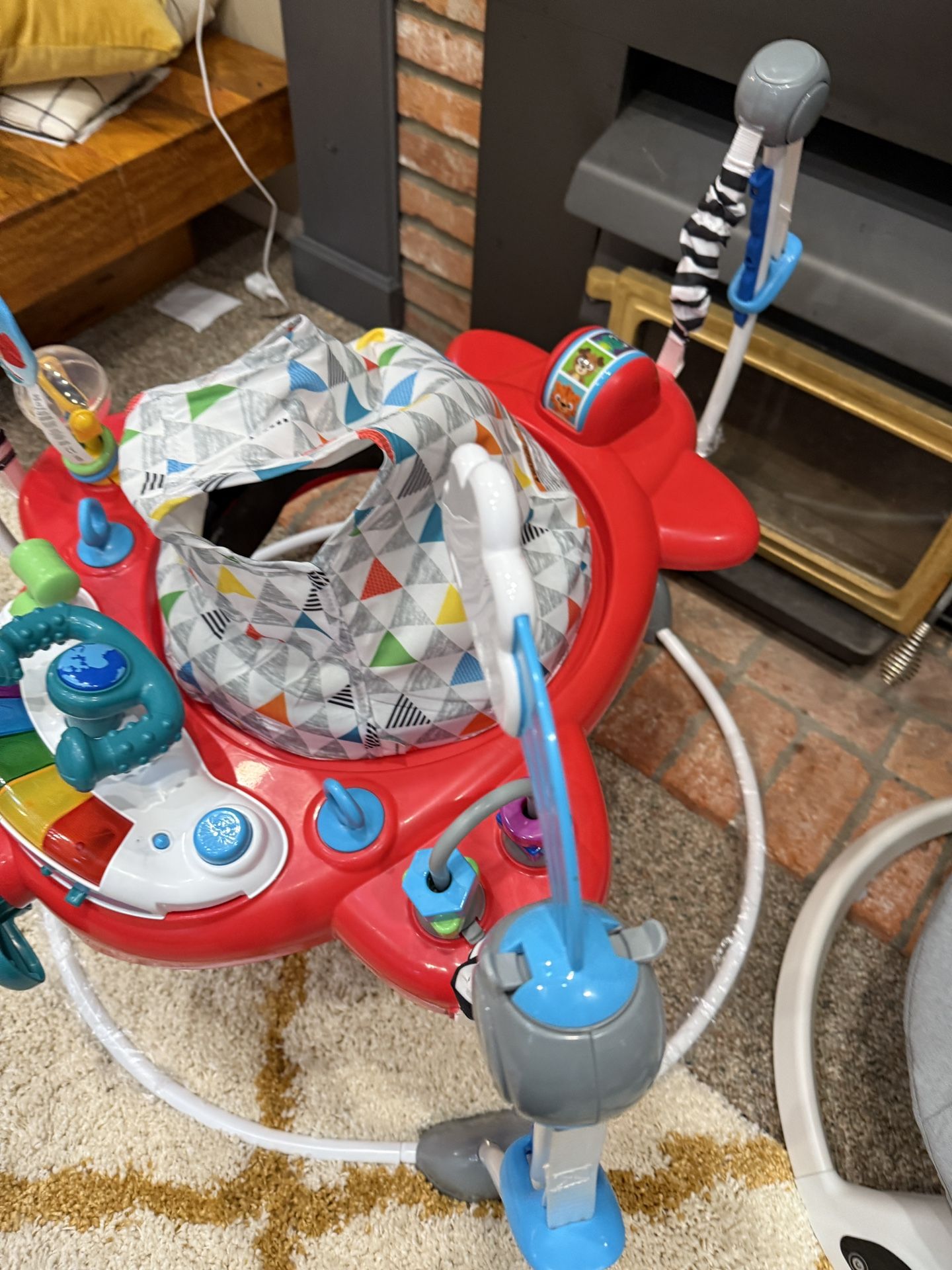 Almost new- Baby Einstein Ocean Explorers 2-in-1 Activity Jumper