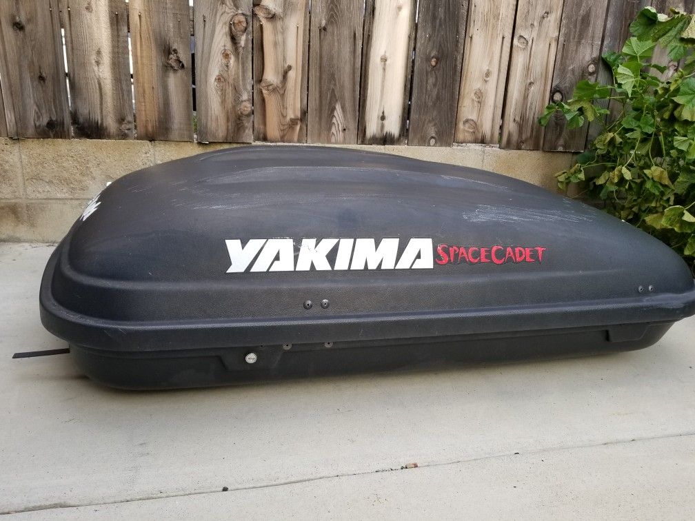 Yakima Space Cadet Roof Cargo Topper Box