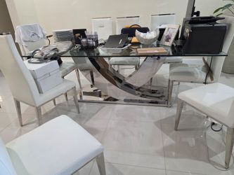BEAUTIFUL Modern DINING TABLE