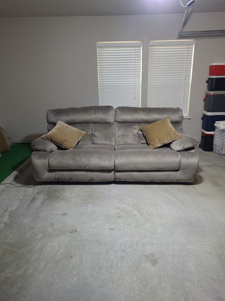 Recliner Sofa Like New Perfect Condition 