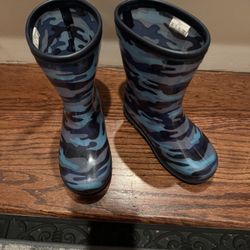 Toddler Boy Rain Boots And Sneakers Size 8 