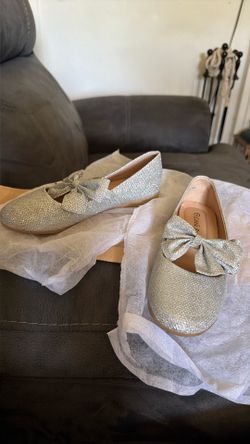 Girls shoes