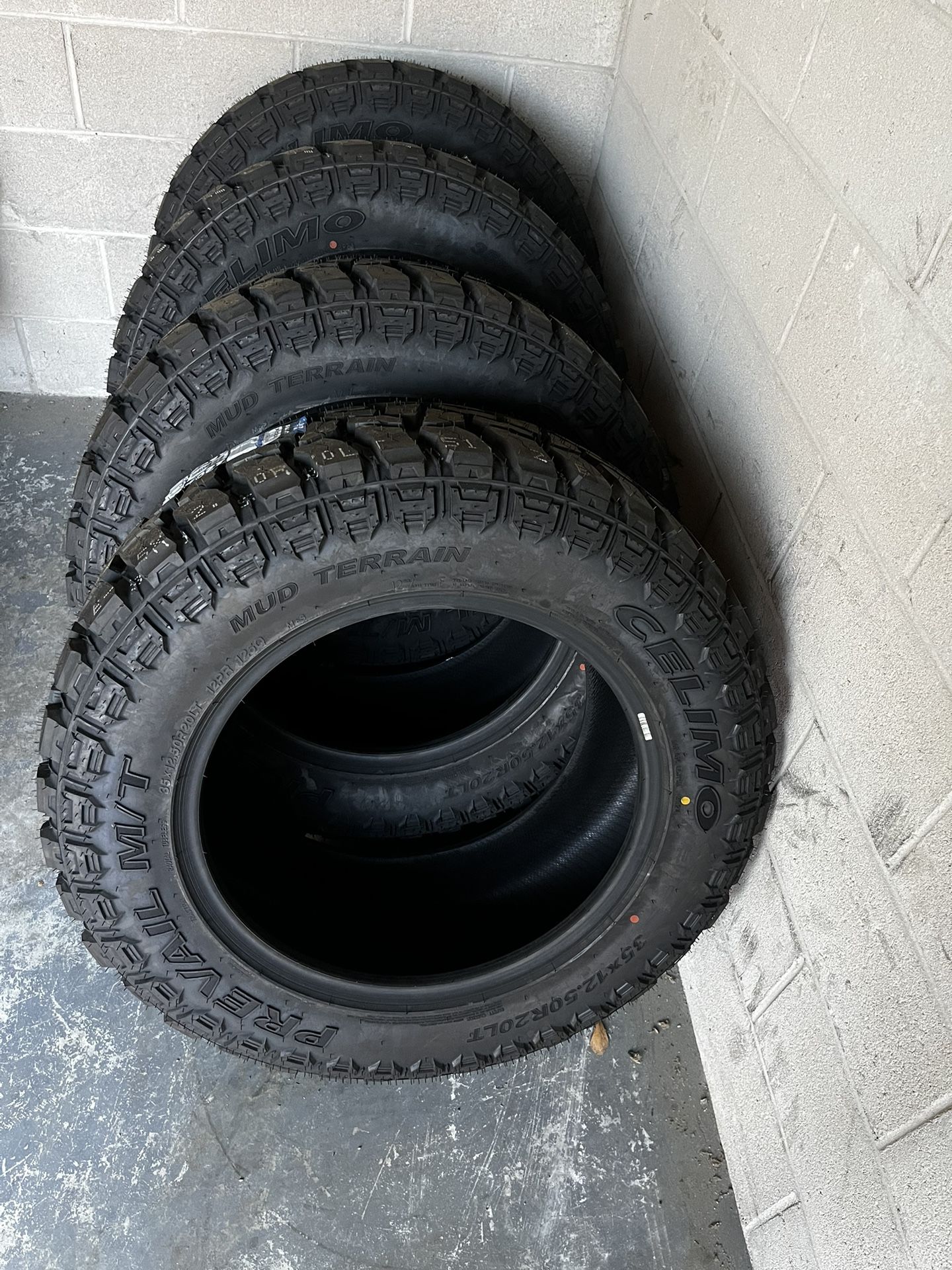 35x12.50R20 MUD TIRES (Brand New Set Of 4)