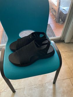 Women’ s shoes - size 8