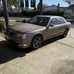 1999 Lexus LS400