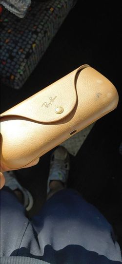 RAY-BAN META CHARGING CASE