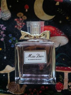 Dior blooming bouquet