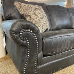Beautiful Supreme Cozy Luxurious Couch!