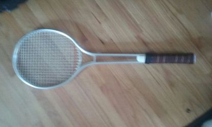 Tennis raquet
