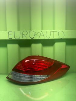 2012 2013 2014 2015 2016 2017 Hyundai Veloster Right Passenger Side Tail Light OEM