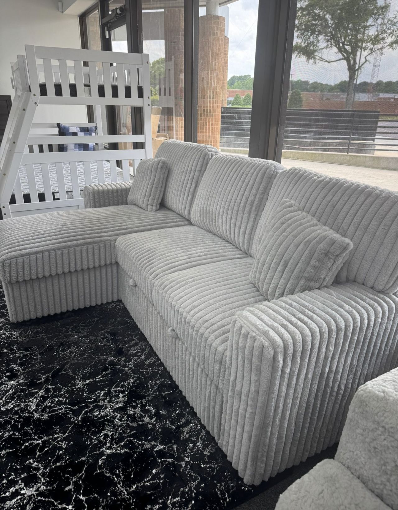 Reversible sectional w/Pull out bed