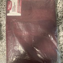 BATH TOWEL (BURGUNDY) 🛀