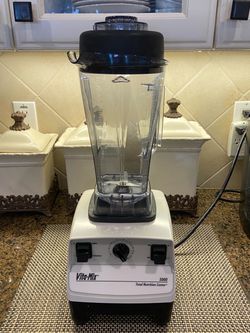 Vitamix 5000 Total Nutrition Center Blender model# VM0103