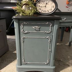 Ornate End Table/ Night Stand 