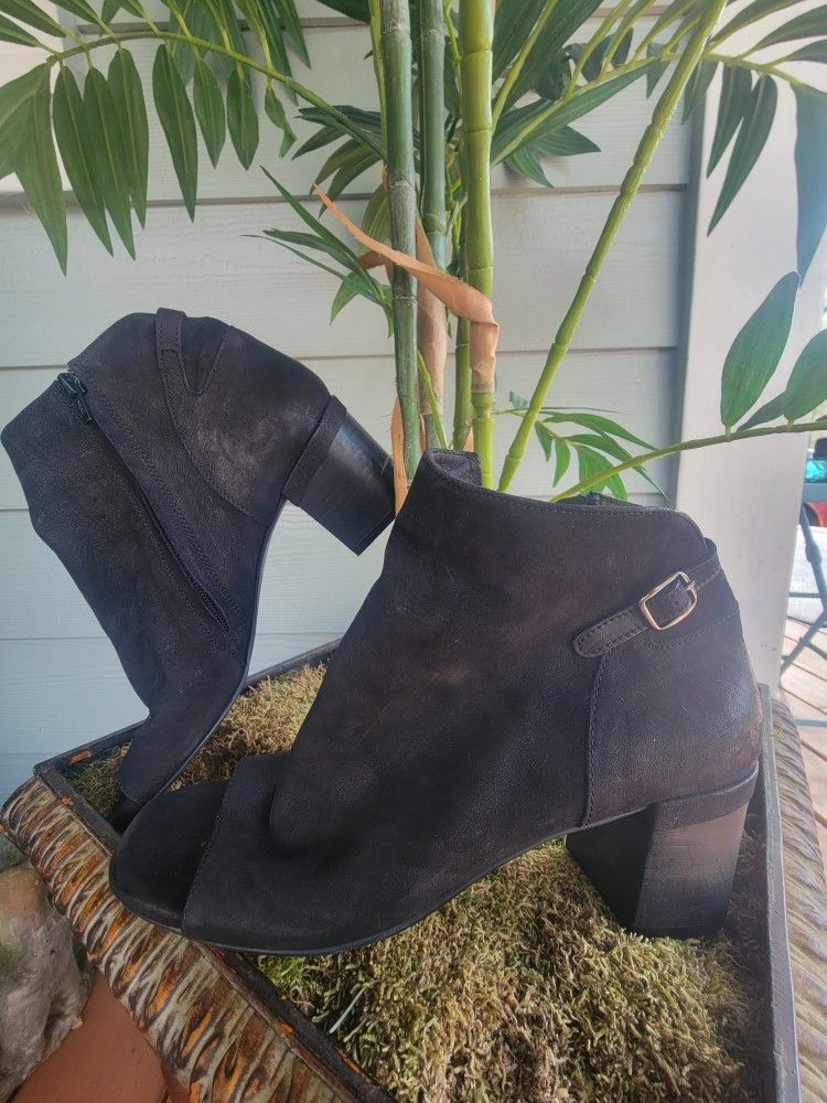 Black Booties