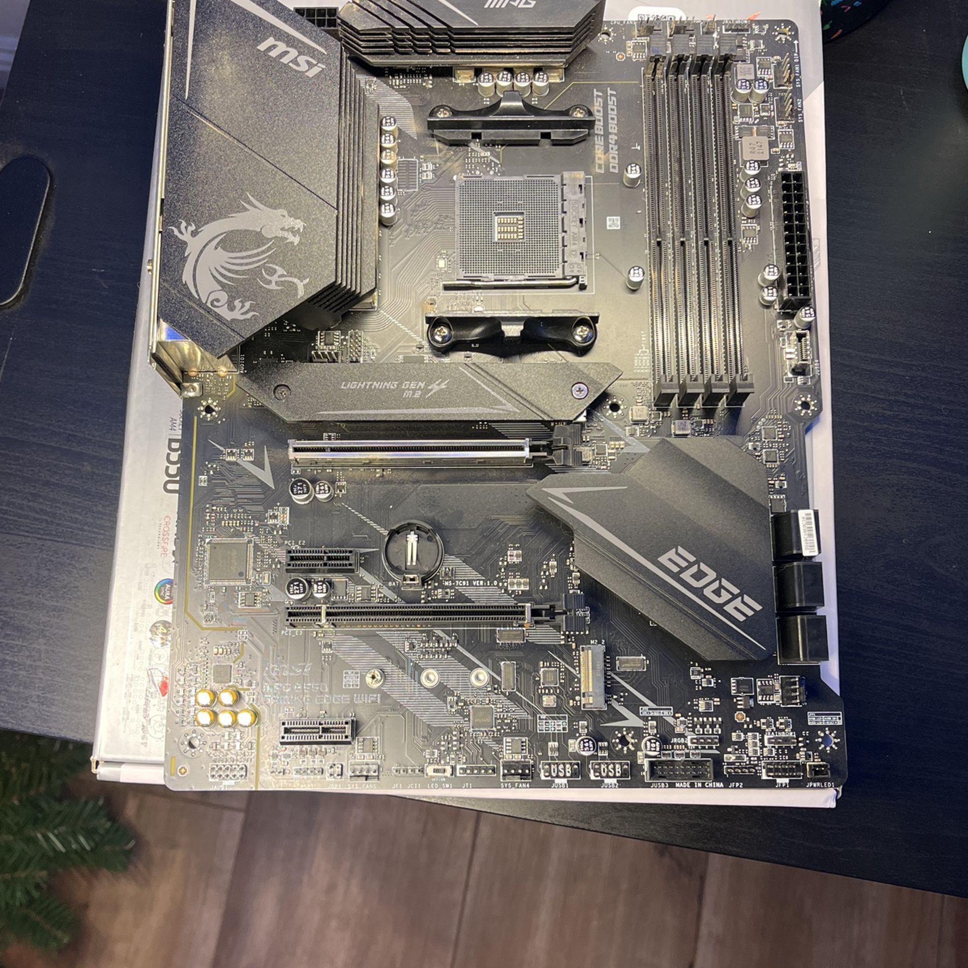 MSI MPG B550 Gaming Edge WiFi DDR4 ATX AM4 AMD Ryzen 5000 Ready Motherboard (not Working )