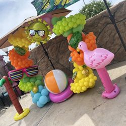 Balloon Circle Stand With Balloons And Characters 
