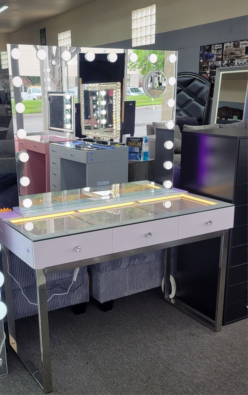 ✅️✅️Vanity Desk Pro - 3 Storage Drawers✅️ + Mirror with RGB and Bluetooth Speaker✅️✅️✅️