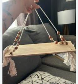 Set of 2 elegant shelves