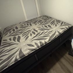 MATTRESS FIRM QUEEN ADJUSTABLE MATTRESS AND BEDFRAME