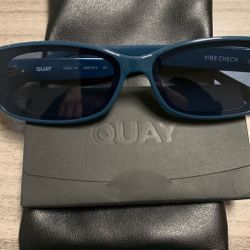 Sunglasses Quay Vibe Check 