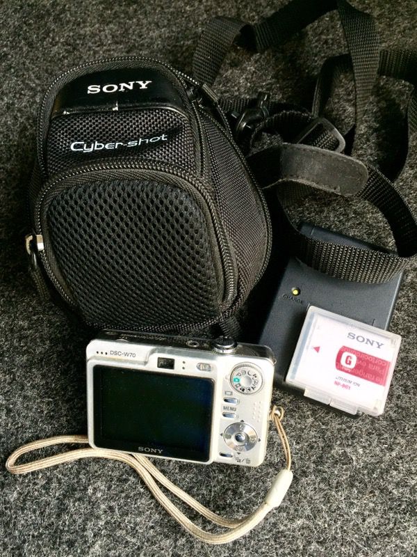Sony Cybershot 7.2MP Digital Camera