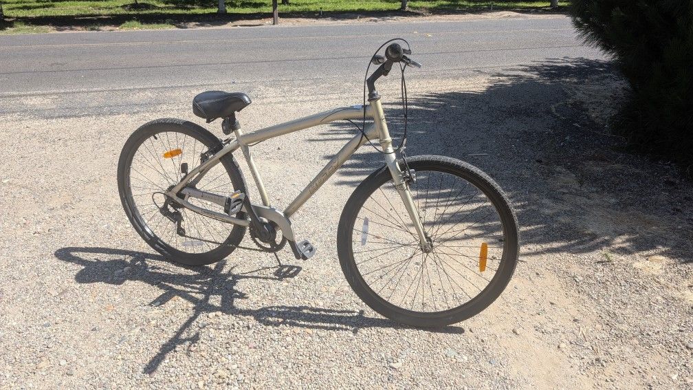 Huffy Parkside Comfort Bike Speed Shimano Equipped Aluminum