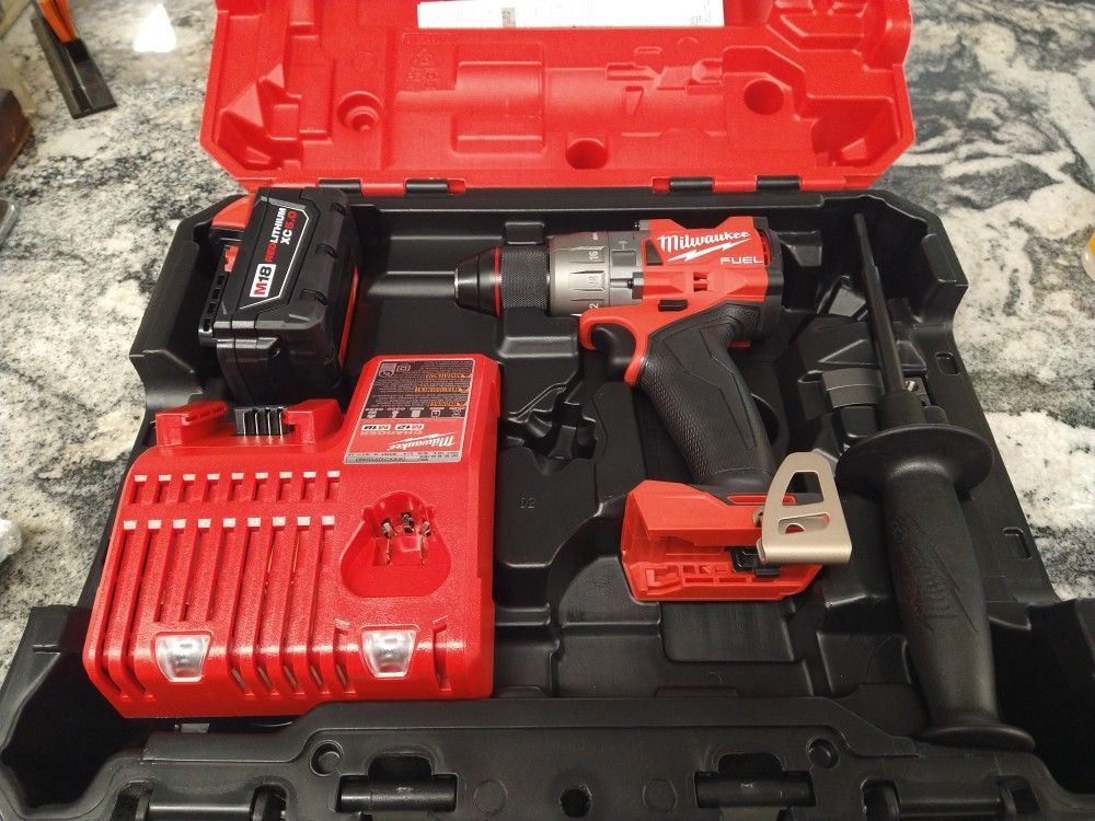 Milwaukee Model 2904-20 Hammer Drill Kit With 5.0 Ah Battery